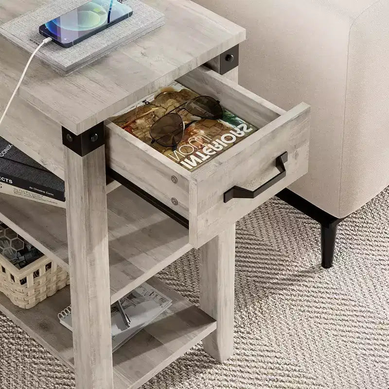 Tavolino con coperchio a ribalta e stazione di ricarica, 2 prese CA e 2 porte USB, tavolino da letto/divano monoposto con contenitore